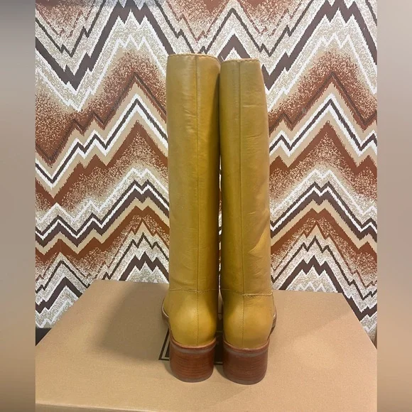 BRAND NEW Frye Camryn Genuine Leather Tall Pull On Campus Boots in Banana Size 8 - Picture 8 of 11